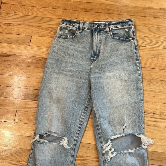 Abercrombie & Fitch The 90's Straight Ultra High Rise Light Wash sz 10 R - Picture 5 of 9